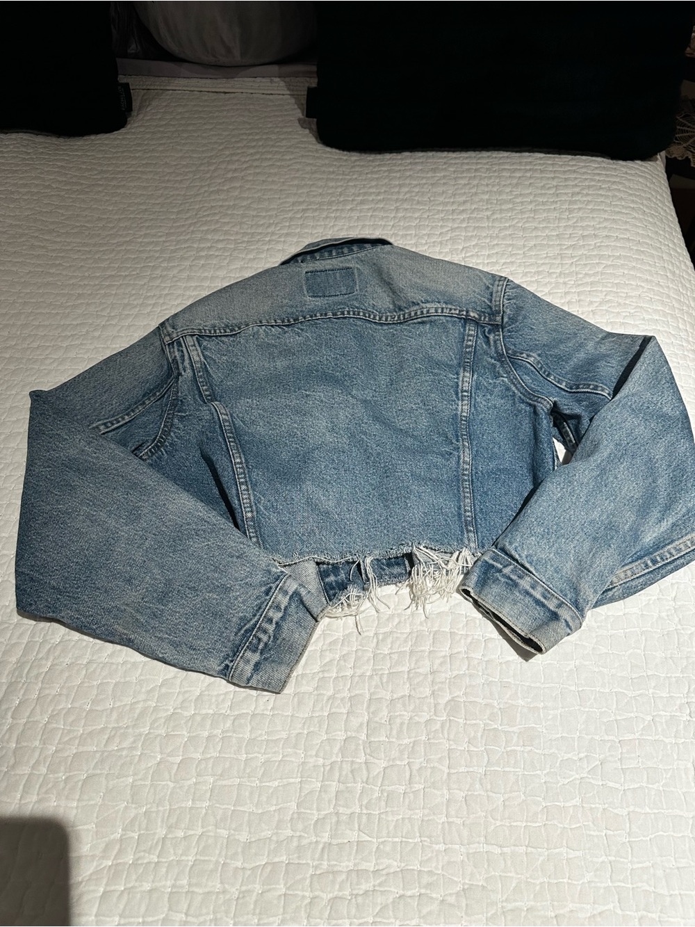 Vintage Levi's Light Blue Denim Trucker Jacket - Women's - Picture 8 of 9